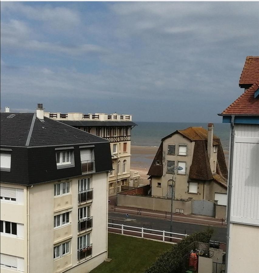 Appartement à 50 m de la plage avec WIFI et Netflix Villers-sur-Mer Esterno foto