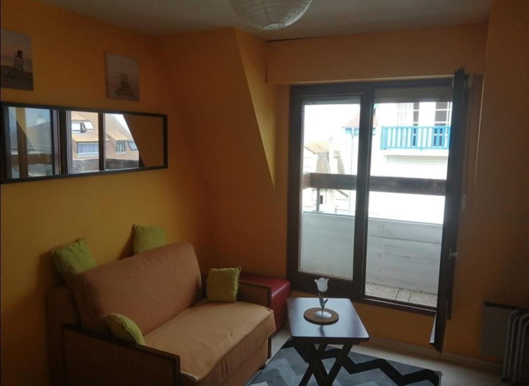 Appartement à 50 m de la plage avec WIFI et Netflix Villers-sur-Mer Esterno foto